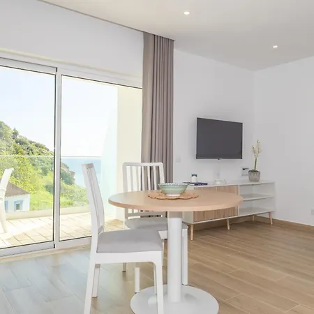 Mc With Amazing Front Sea View Apartament